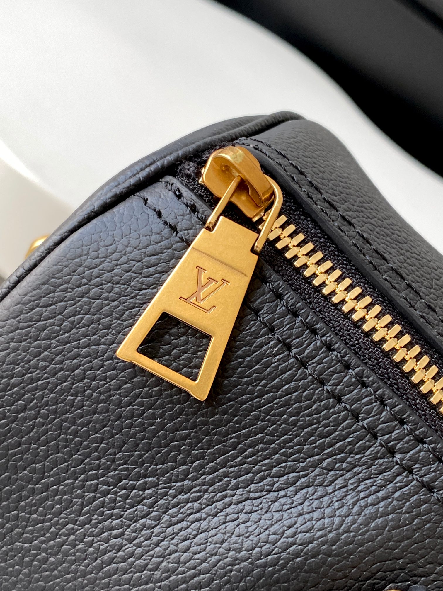 Louis Vuitton Speedy Soft 30 Handbag - Brown - Image 5