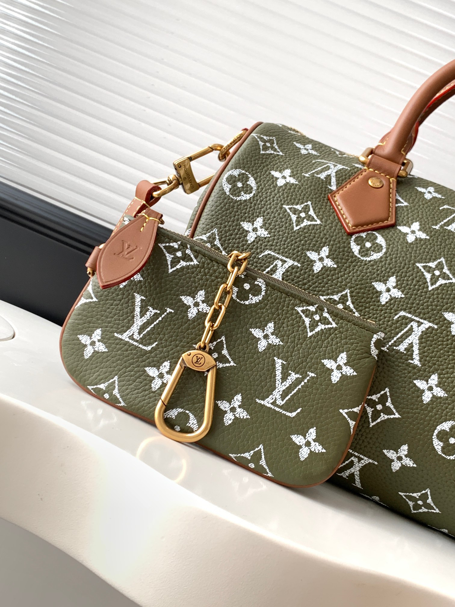 Louis Vuitton Speedy P9 Bandoulière 30 Monogram Leather Handbag - Image 5