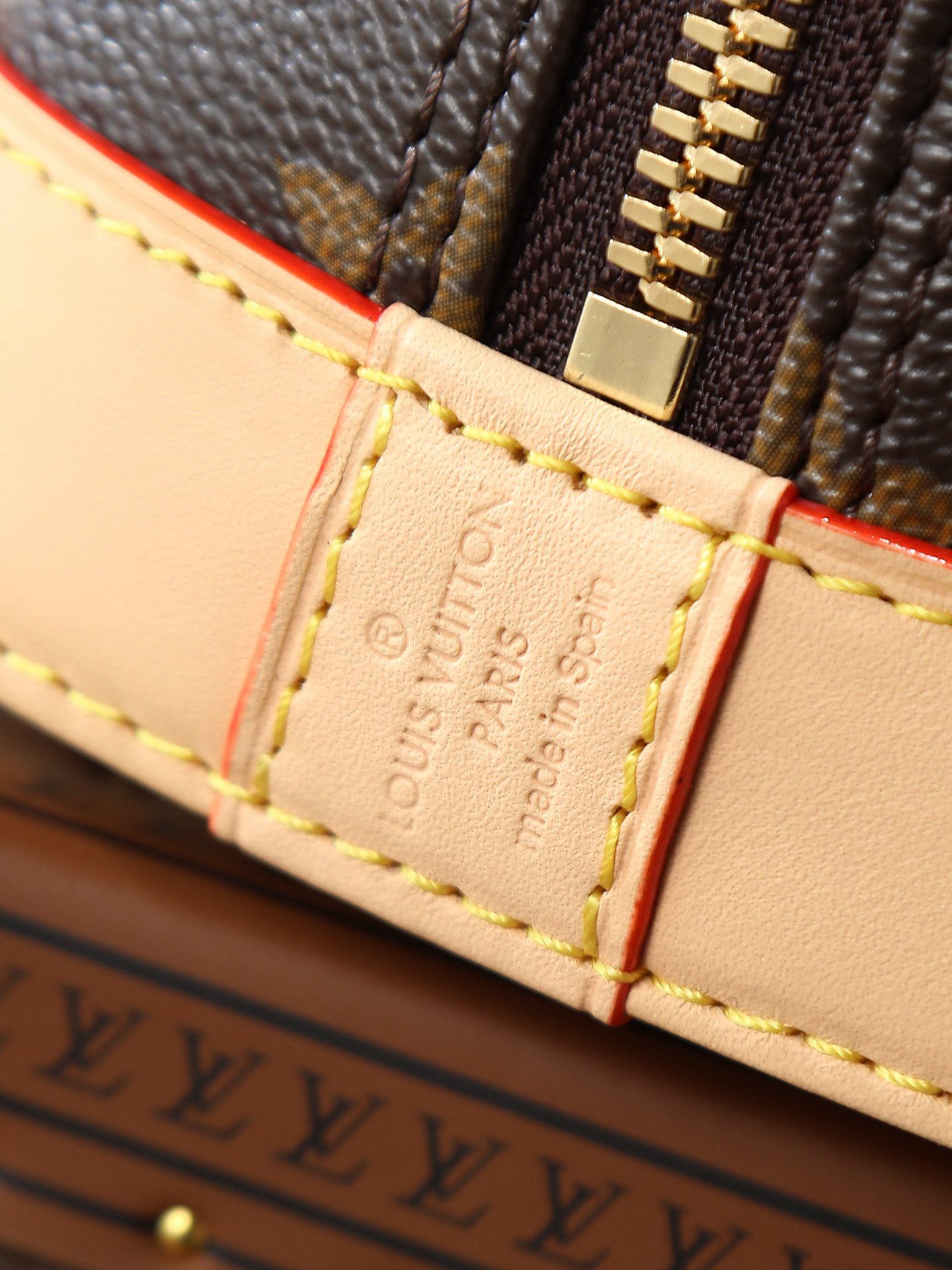 Louis Vuitton Alma Handbag M53152 in Monogram Canvas - Image 5