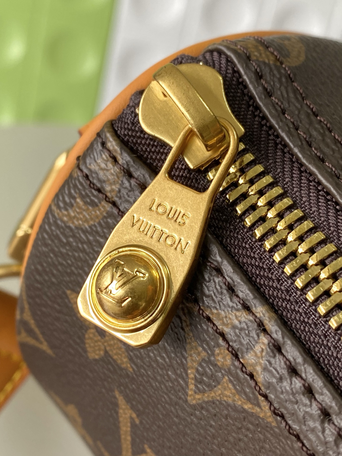 Louis Vuitton Keepall Bandoulière 25 Travel Bag - Image 5