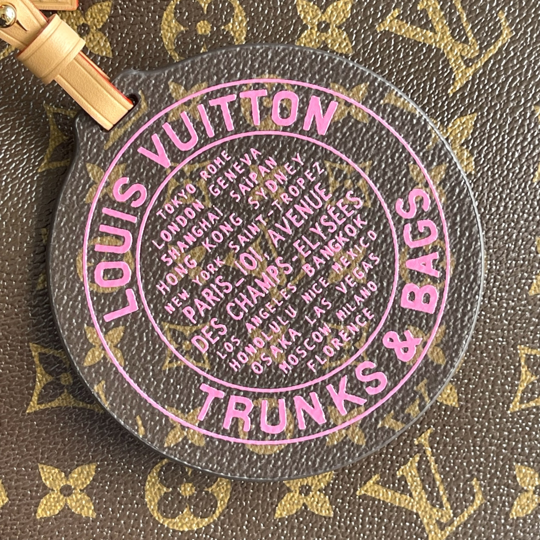 Louis Vuitton Alma Soft Medium Handbag - Image 5