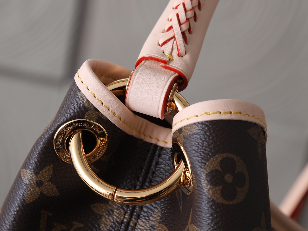 Louis Vuitton Artsy Handbag - Image 5