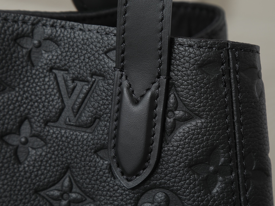 Louis Vuitton All In One Small Handbag - Image 5