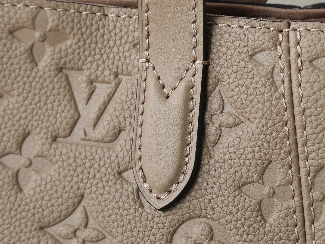 Louis Vuitton All In One Small Handbag - Image 5
