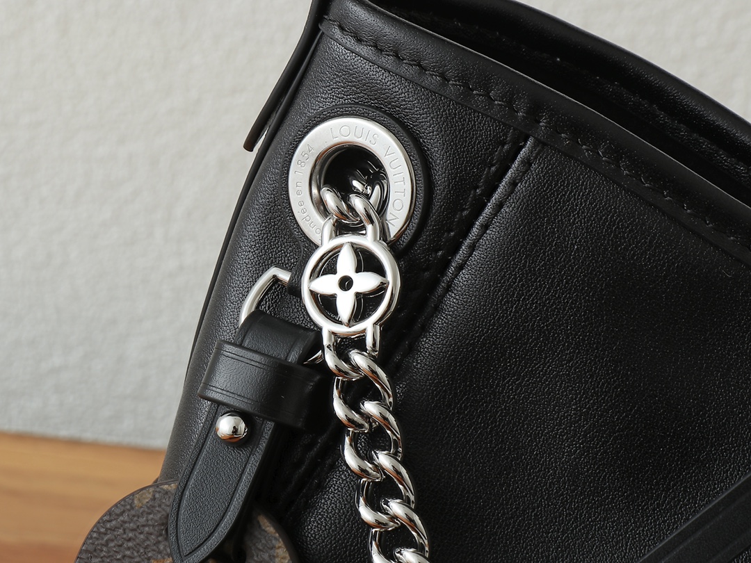 Louis Vuitton CarryAll BB Shoulder Bag - Image 5