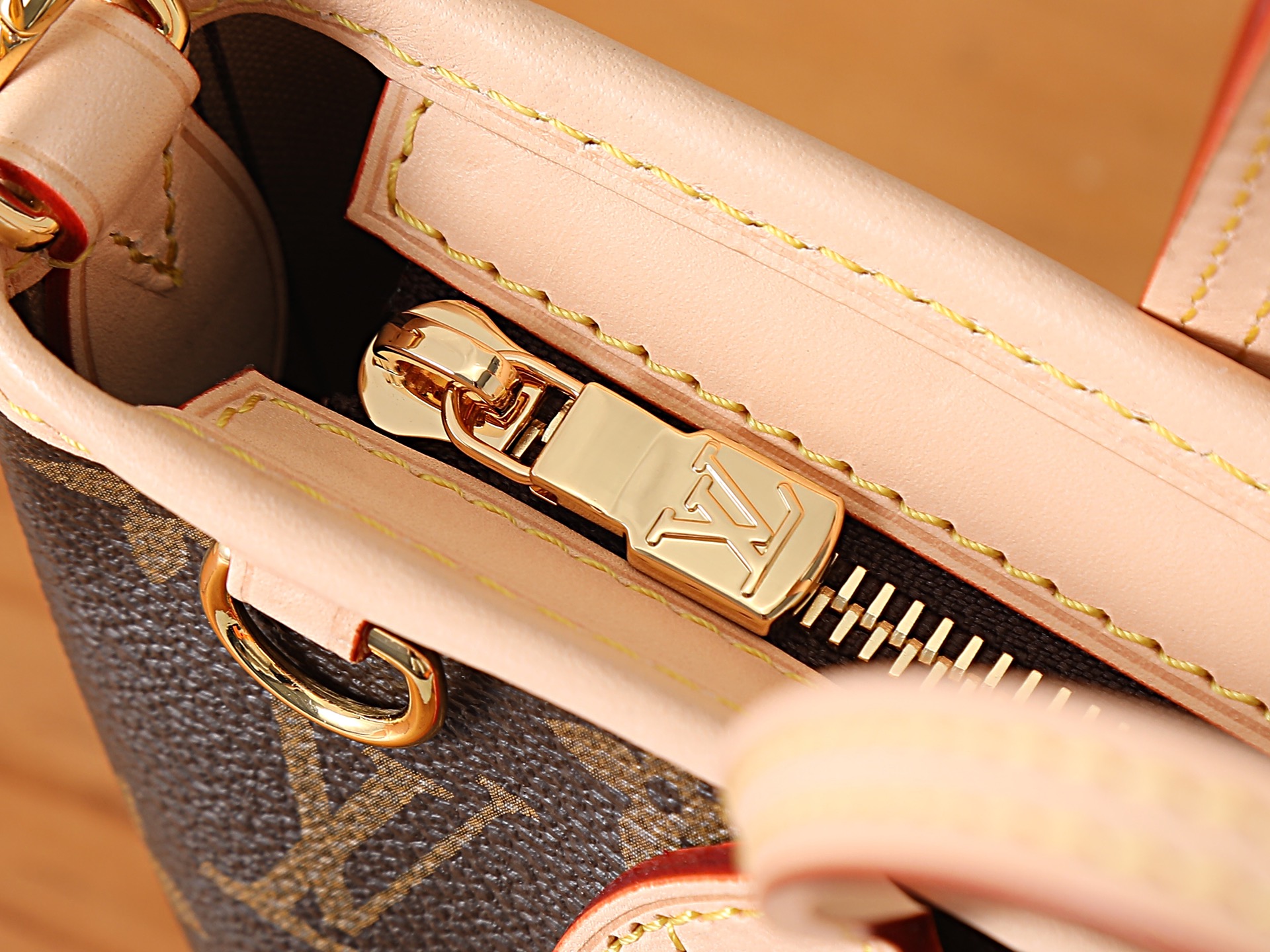 Louis Vuitton Neverfull BB Crossbody Bag - Image 5