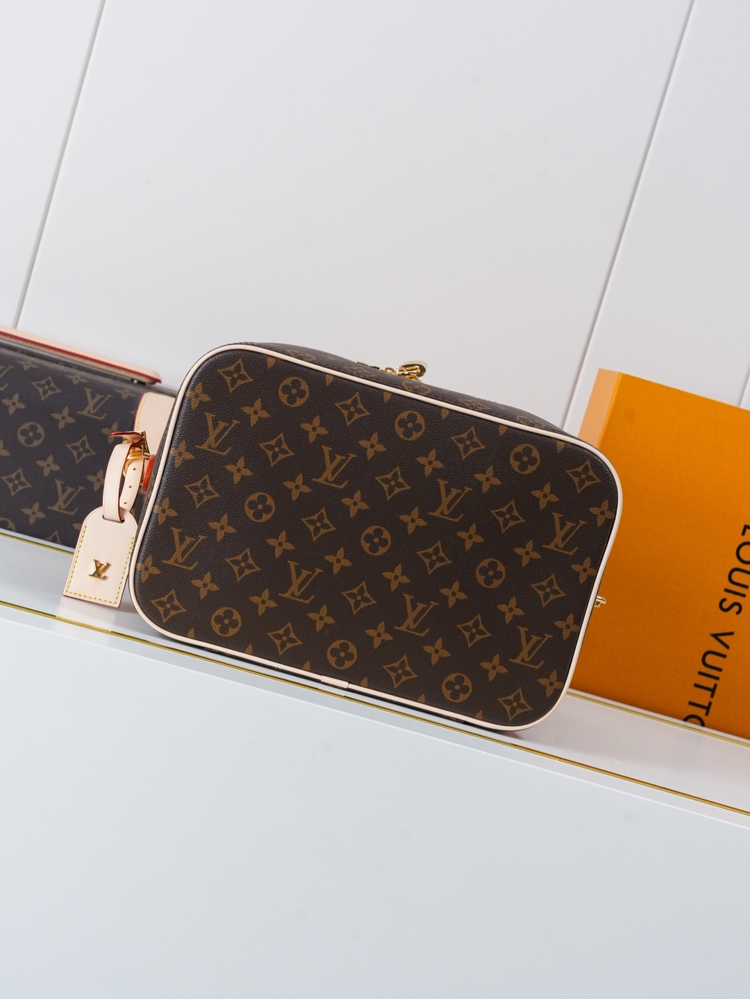 Louis Vuitton Nice Vanity Case M44935 in Monogram Canvas - Image 5