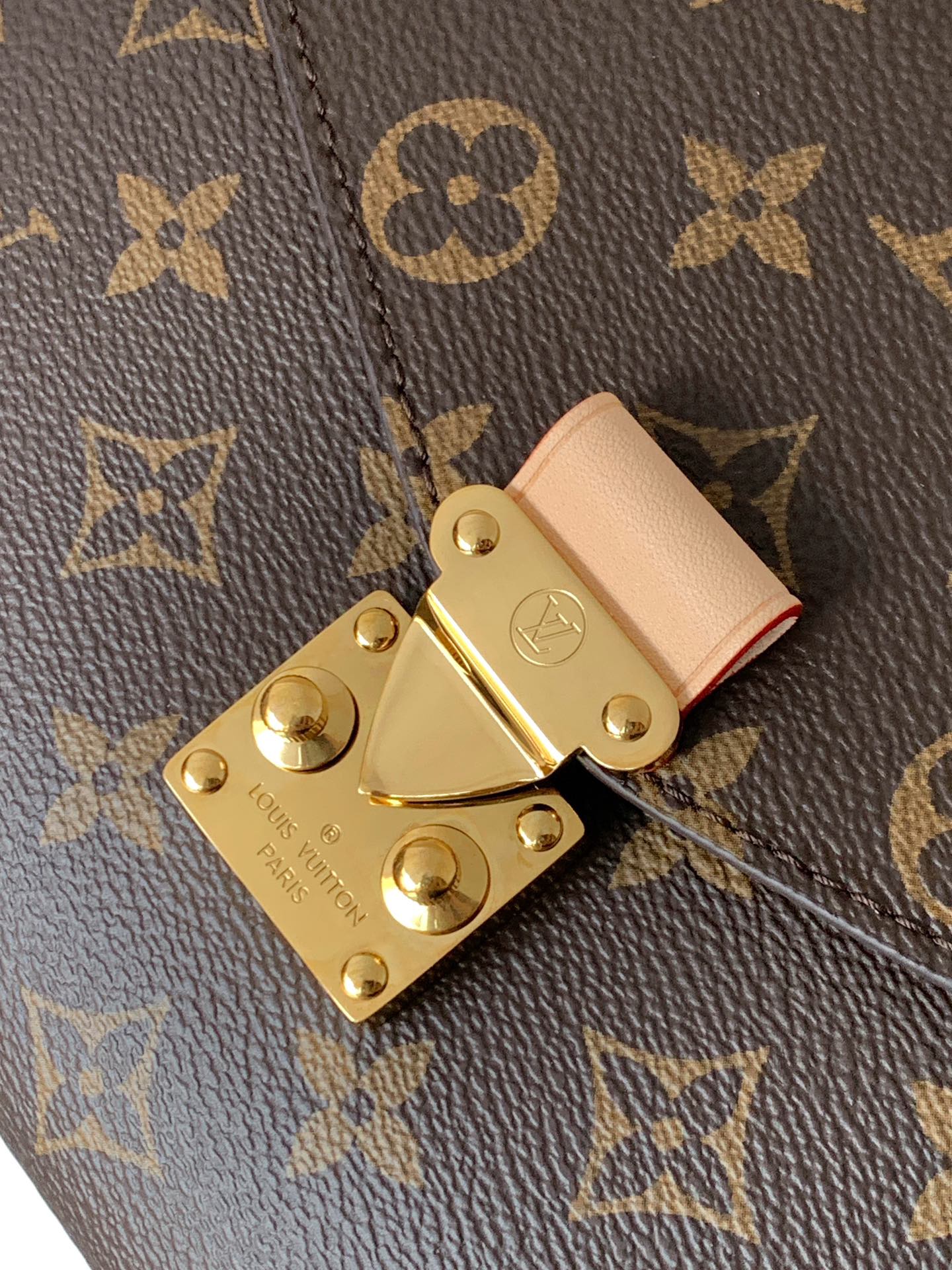 Louis Vuitton Pochette Metis Monogram Canvas Shoulder Bag - Image 5
