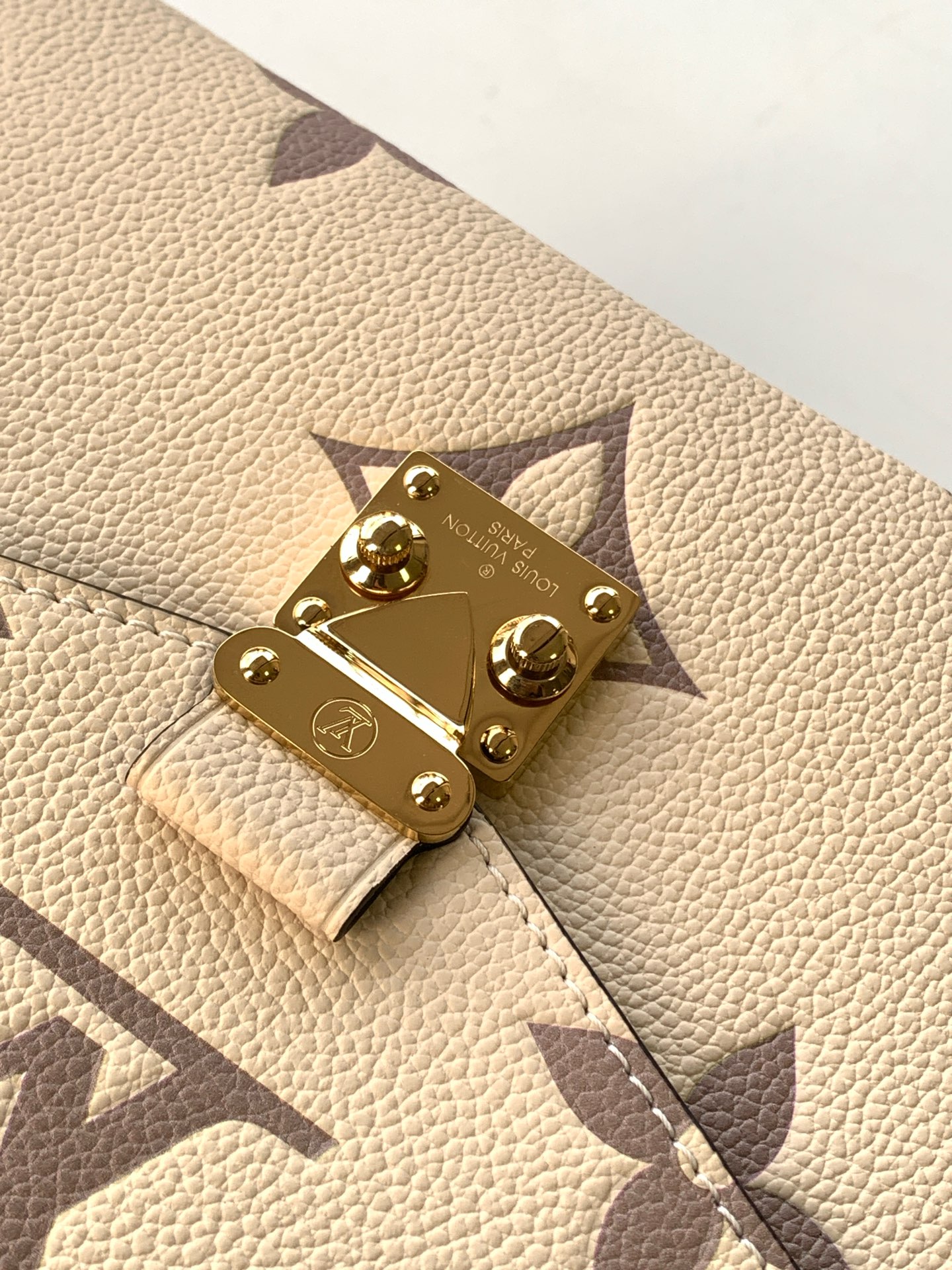 Louis Vuitton Pochette Metis Monogram Empreinte Shoulder Bag in Cream - Image 5