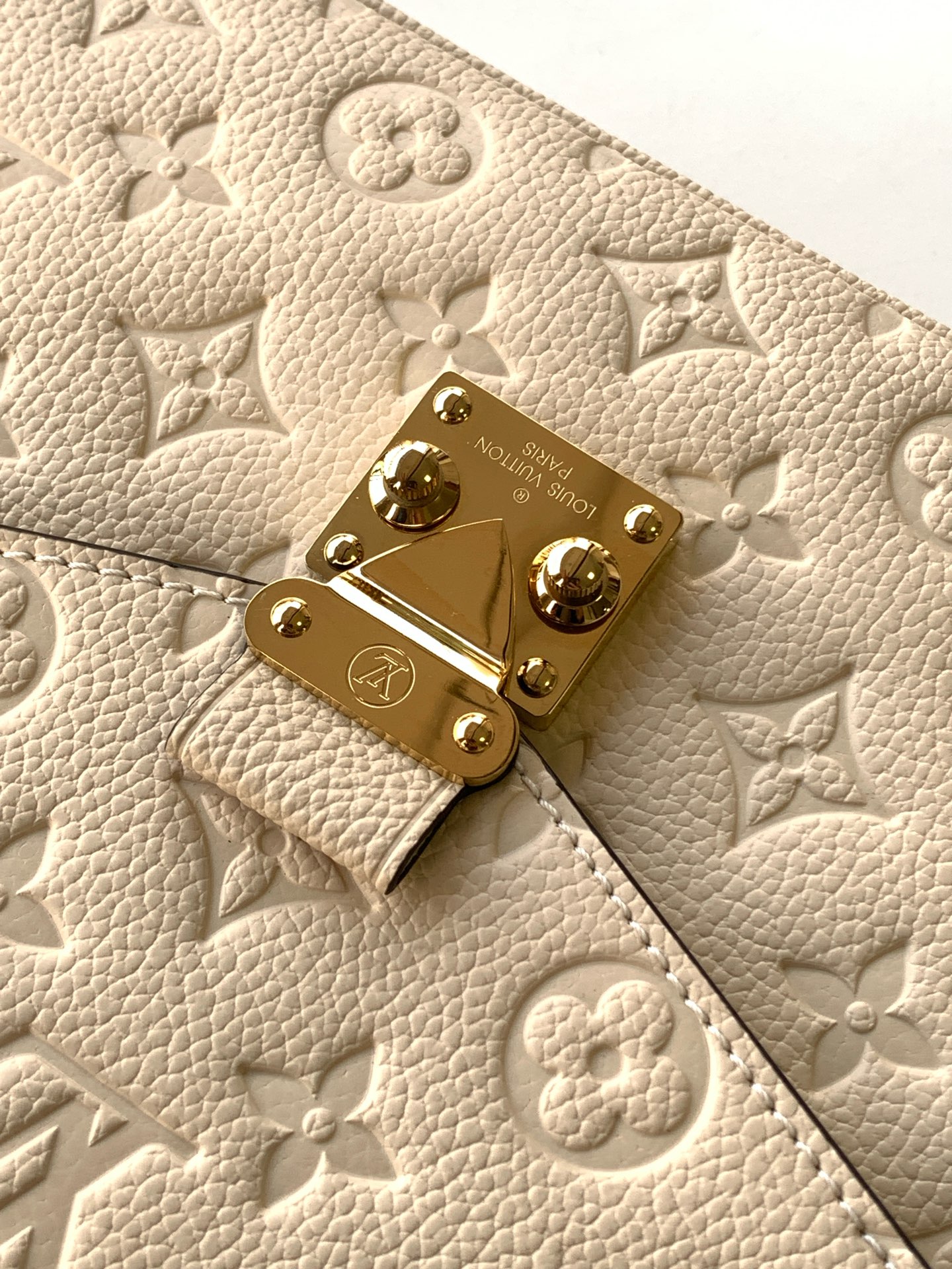 Louis Vuitton Pochette Metis Monogram Empreinte Shoulder Bag - Image 5