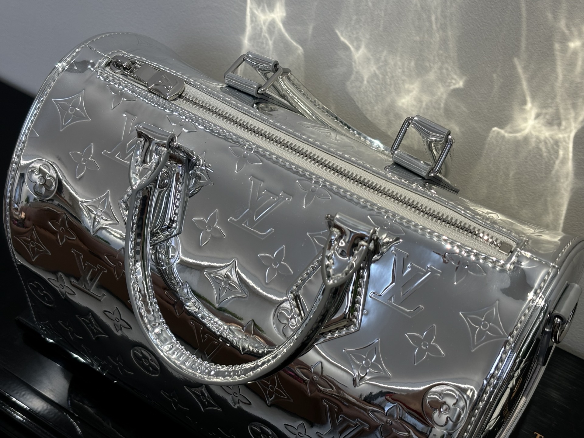 Louis Vuitton Speedy Bandouliere 25 Silver Monogram Mirror Bag - Image 5