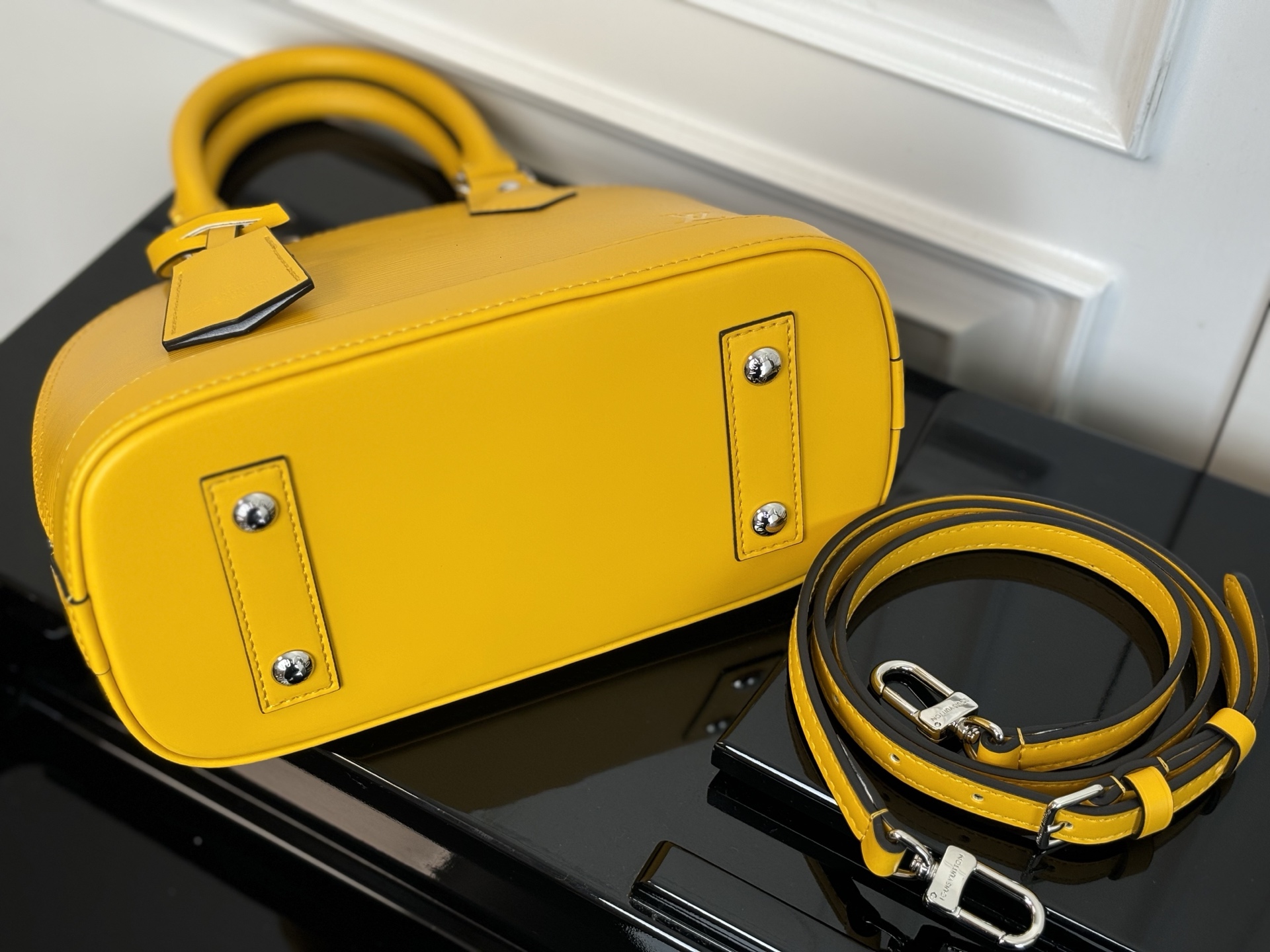 Alma BB Epi Leather Handbag Yellow - Image 5