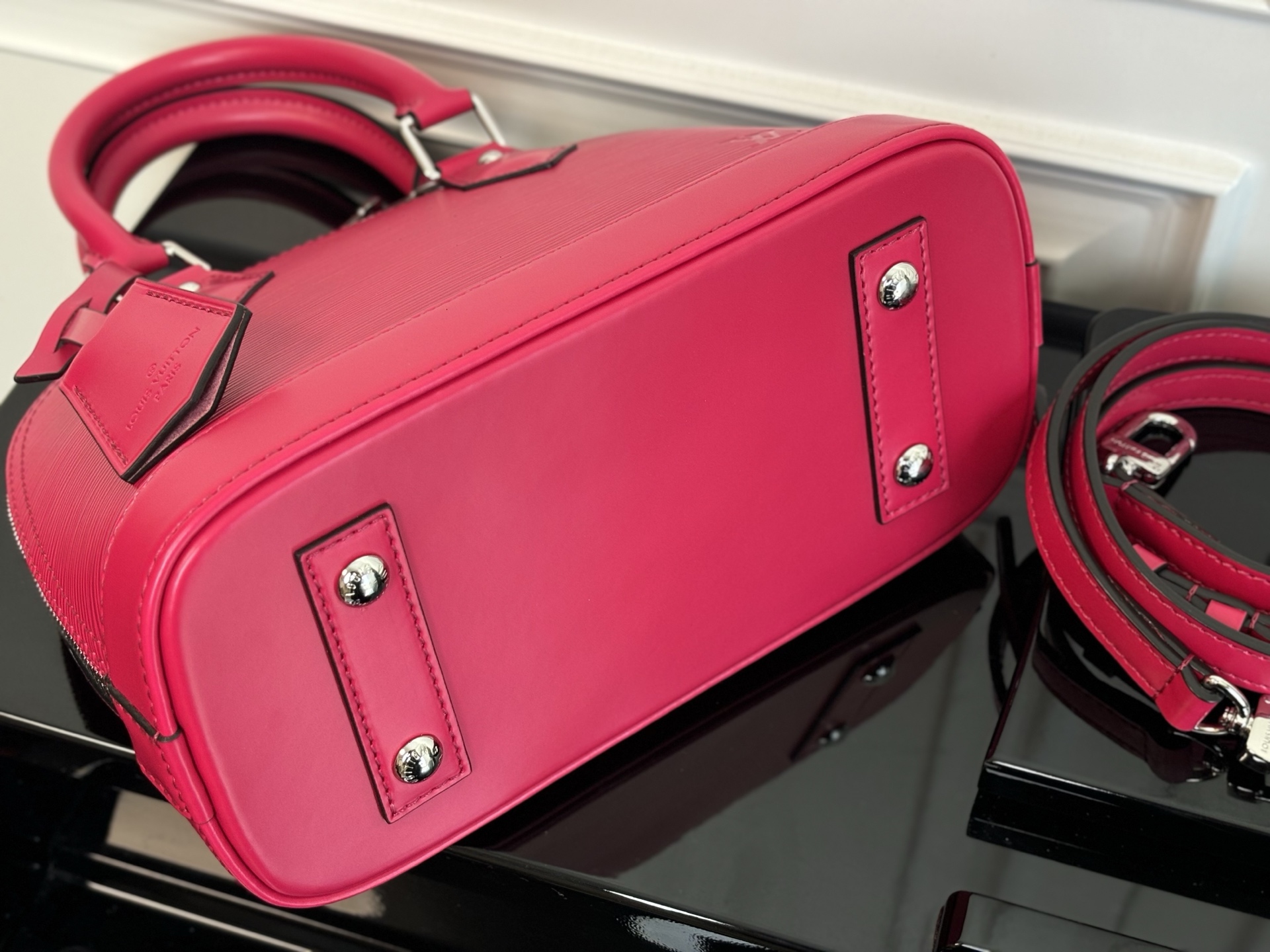 Alma BB Epi Leather Handbag - Image 5