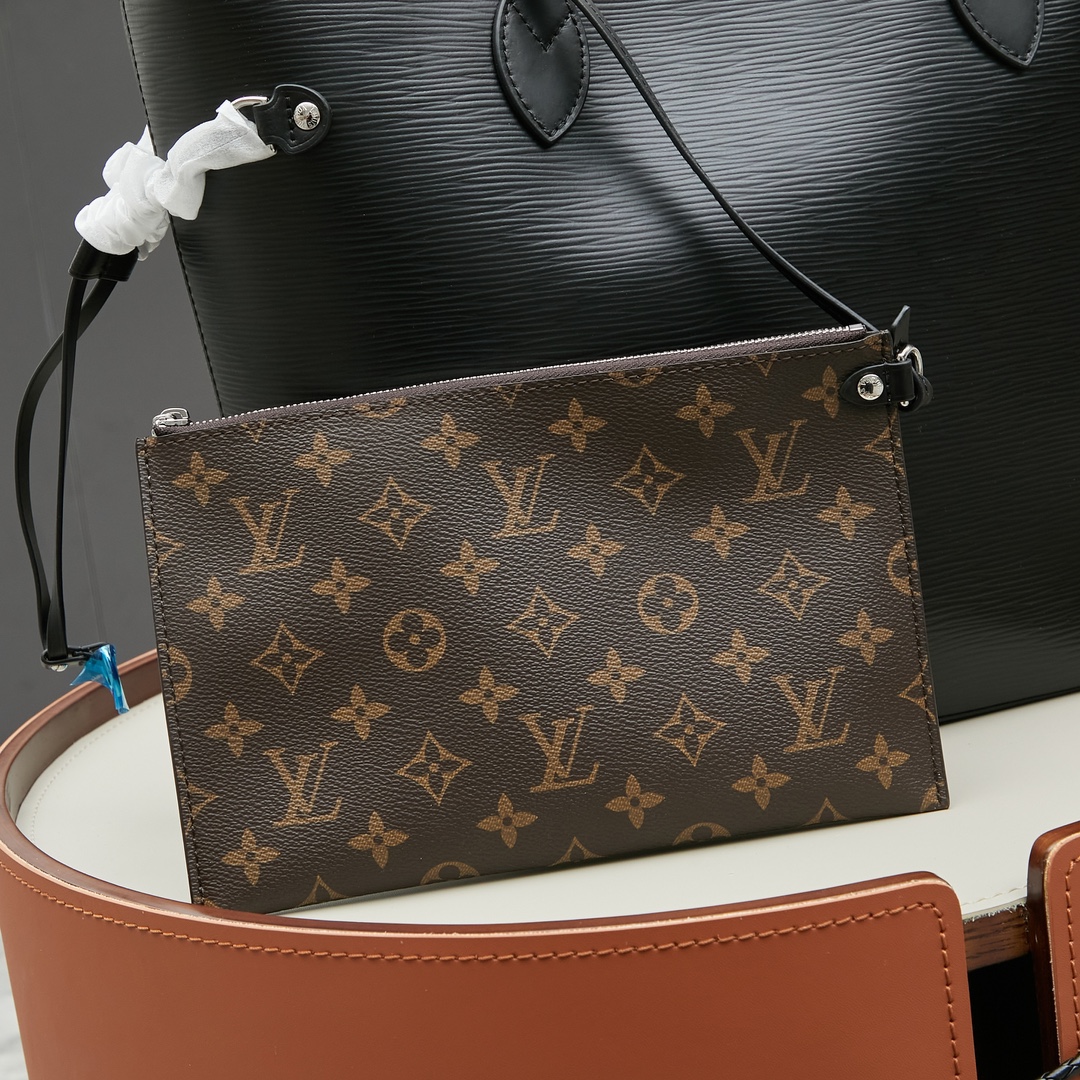 Louis Vuitton Neverfull MM Epi Leather Tote Bag Black - Image 5