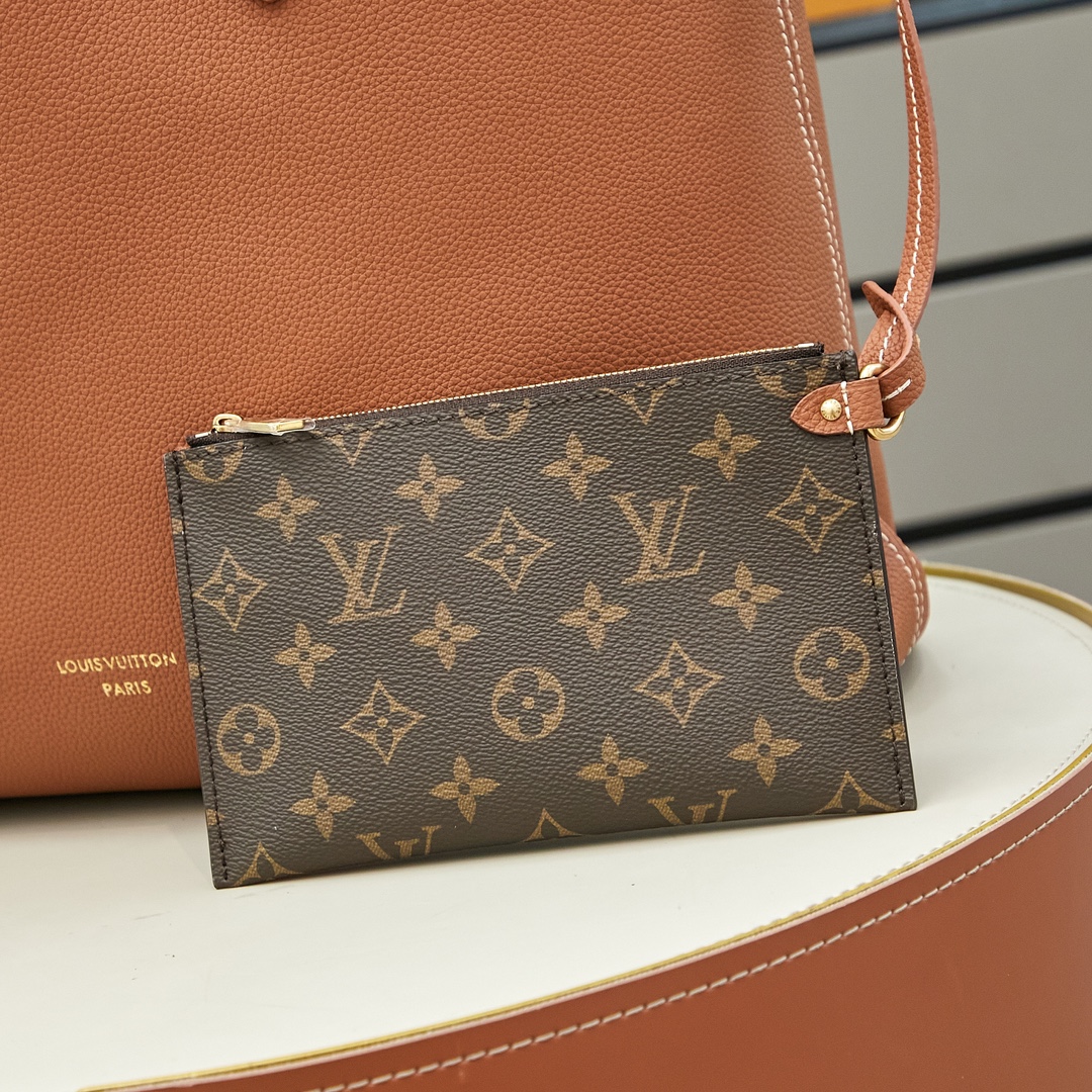 Low Key Cabas Medium Tote Bag - Image 5