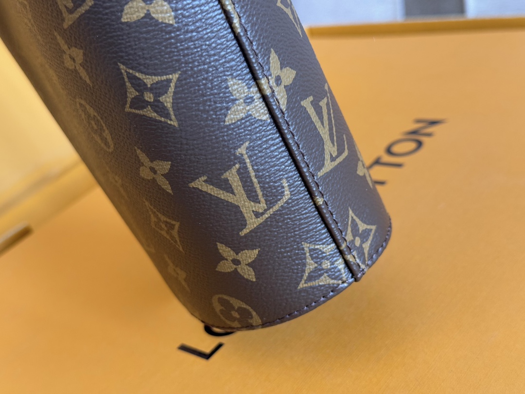 Louis Vuitton Rivage BB Handbag - Image 5