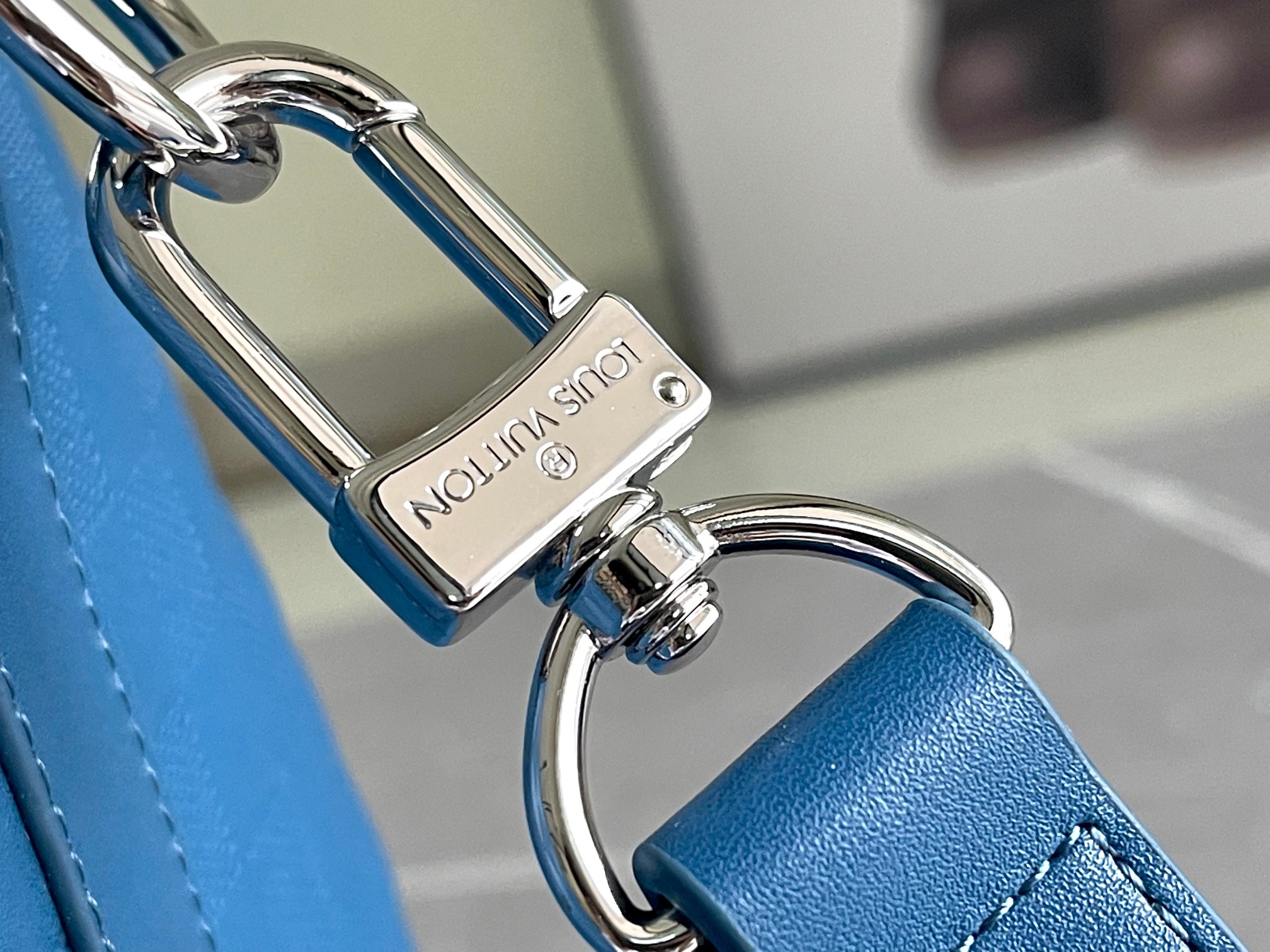 Louis Vuitton Keepall 45 Travel Bag - Image 5
