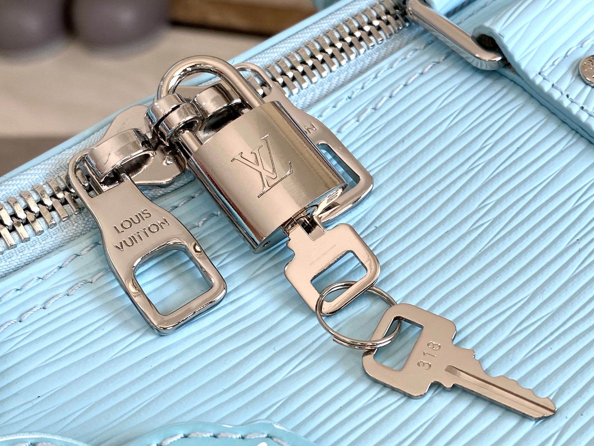 Keepall Bandouliere 50 Travel Bag - Image 5