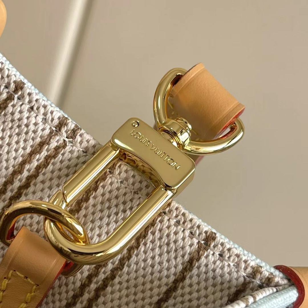 Louis Vuitton OnTheGo PM Tote Bag Blue Monogram Canvas - Image 5