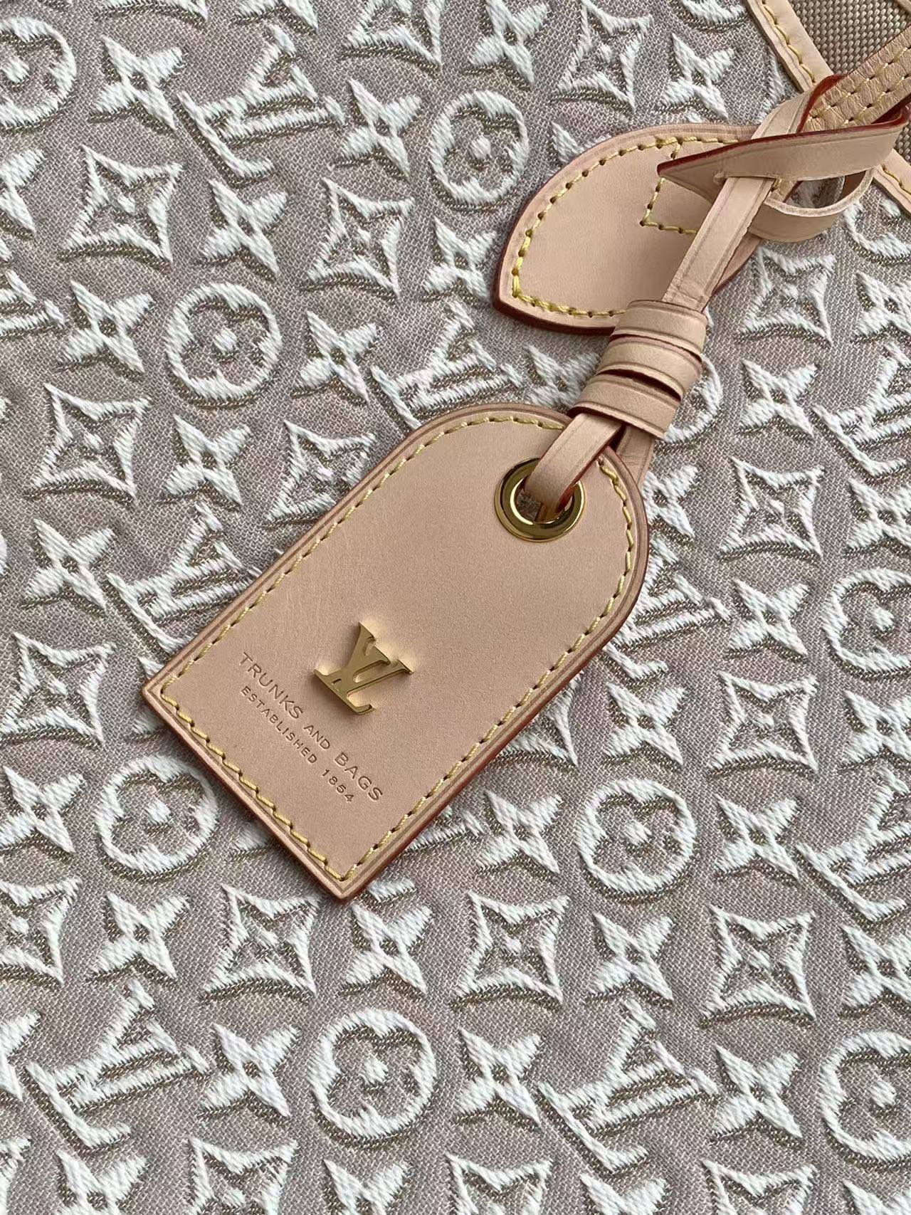 Louis Vuitton Neverfull MM Tote Bag in Monogram Emblème Peuplier - Image 5