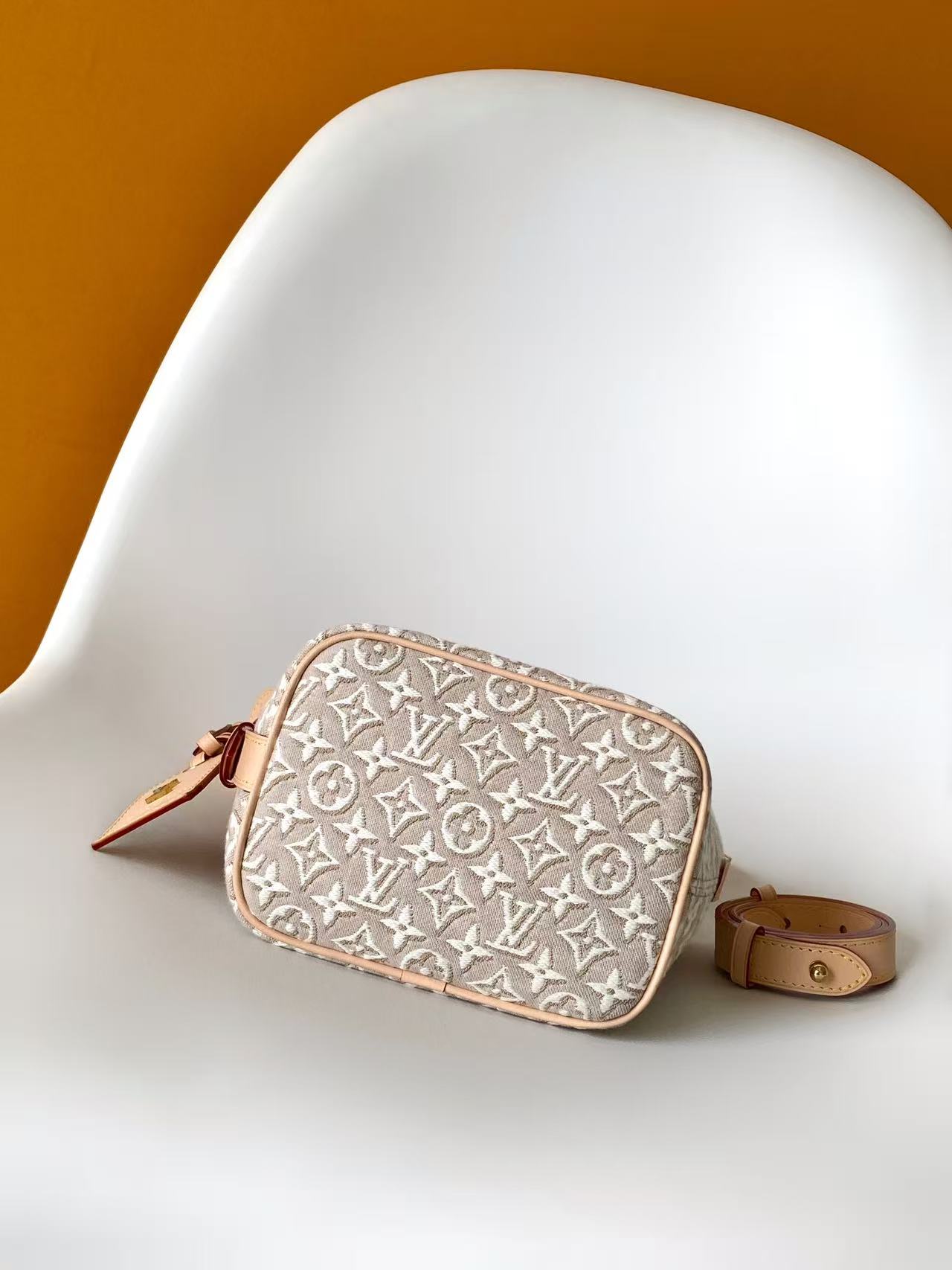 Louis Vuitton All In BB Handbag - Image 5