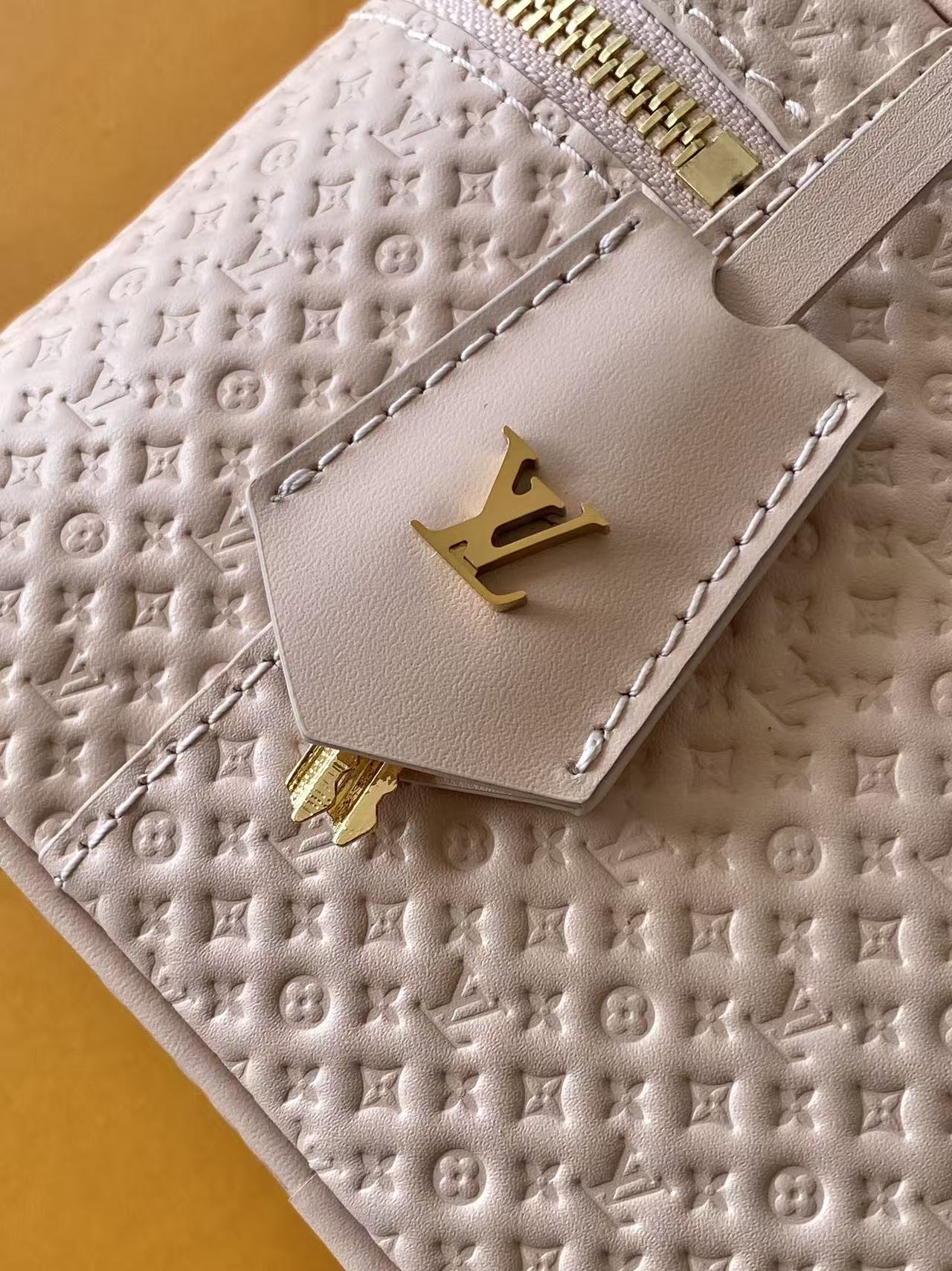 Louis Vuitton Vanity Chain Pouch M29051 / M29344 - Yellow / Pink - Image 5