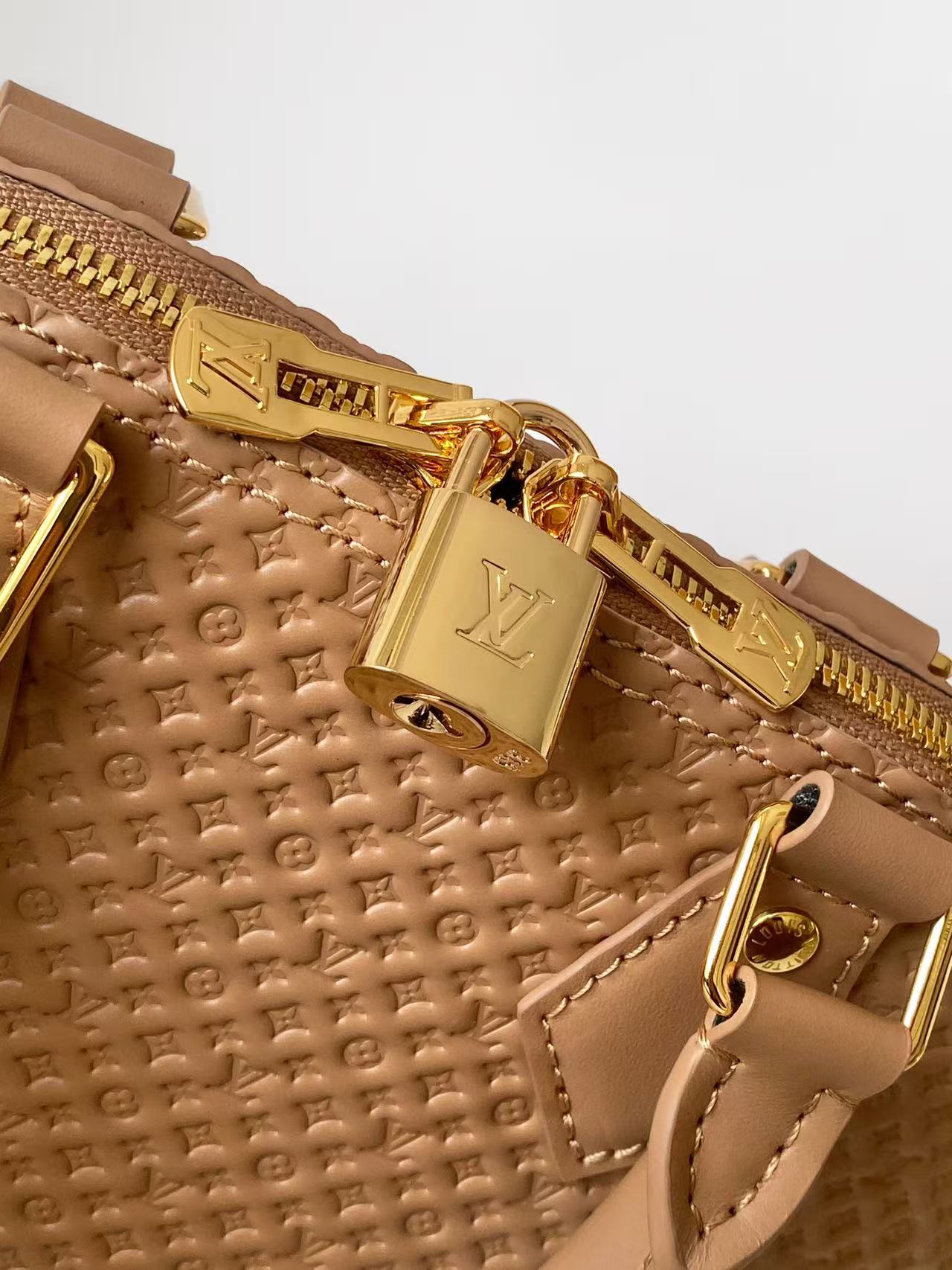 Louis Vuitton Alma BB Handbag in Pink and Brown - Image 5
