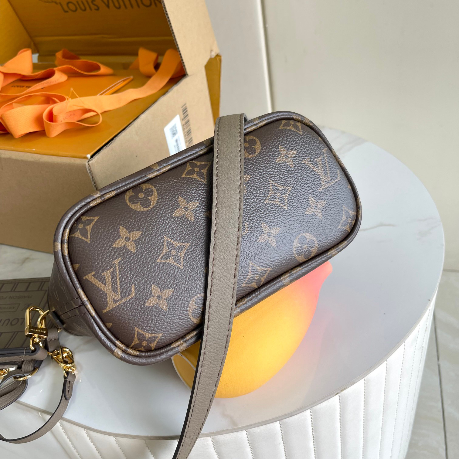 Neverfull BB Reversible Tote Bag in Damier Azur Canvas - Image 5