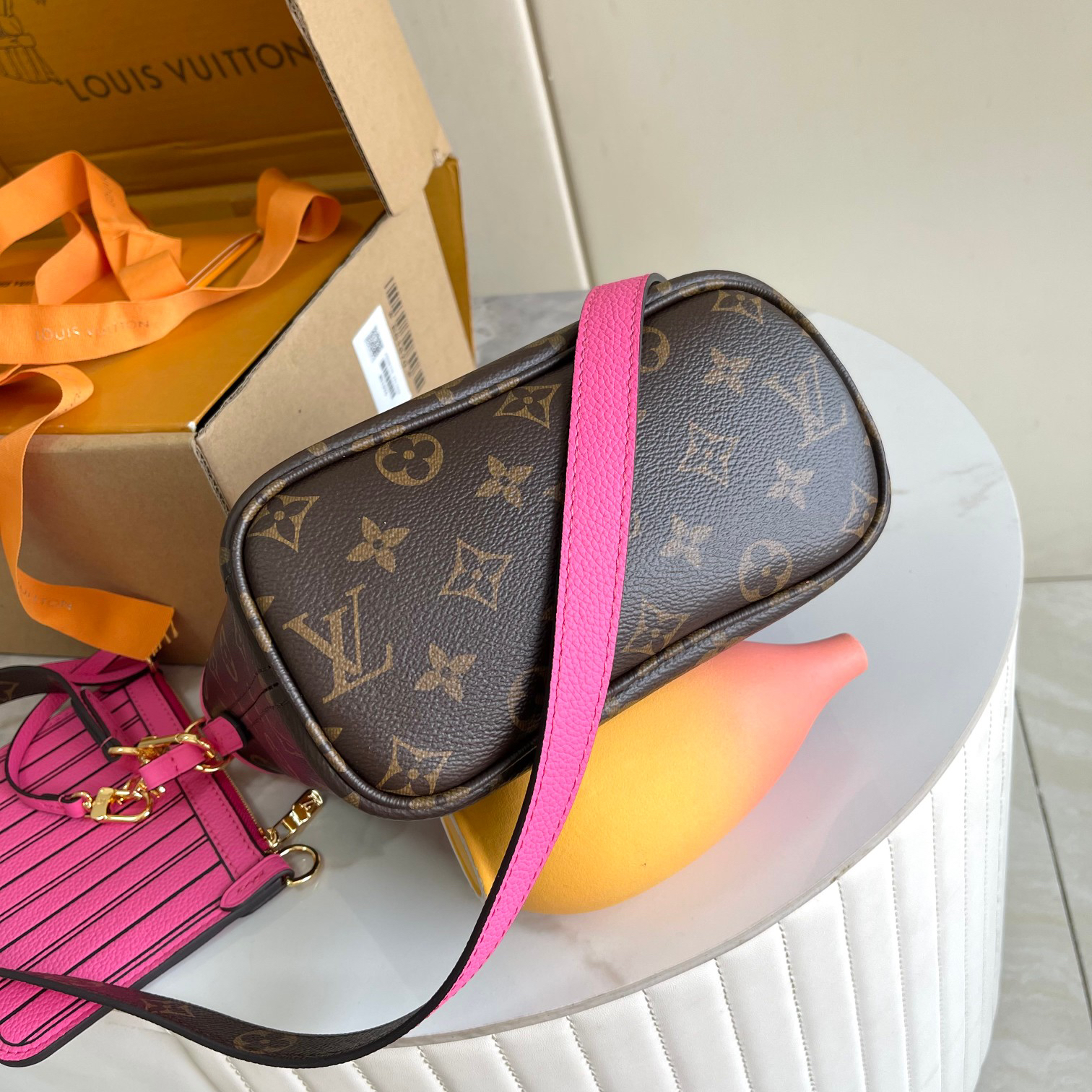 Louis Vuitton Neverfull BB Tote Bag in Damier Azur Canvas, Rose Pink - Image 5