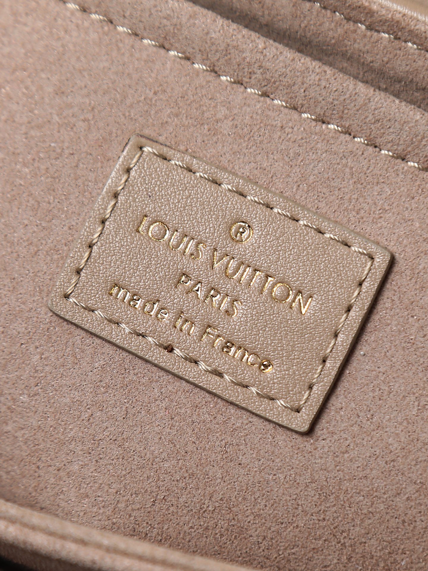 Louis Vuitton New Wave Small Chain Bag M20838 - Image 5