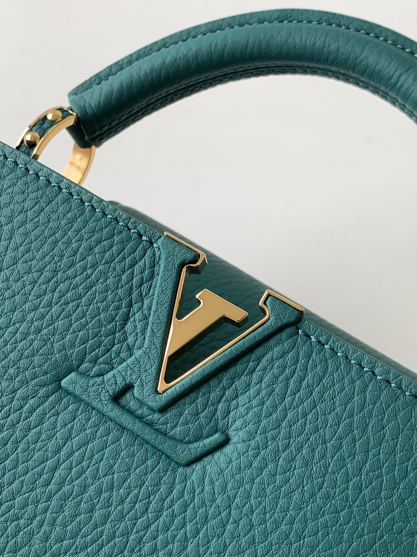 Louis Vuitton Capucines BB Trilogy Leather Handbag - Image 5