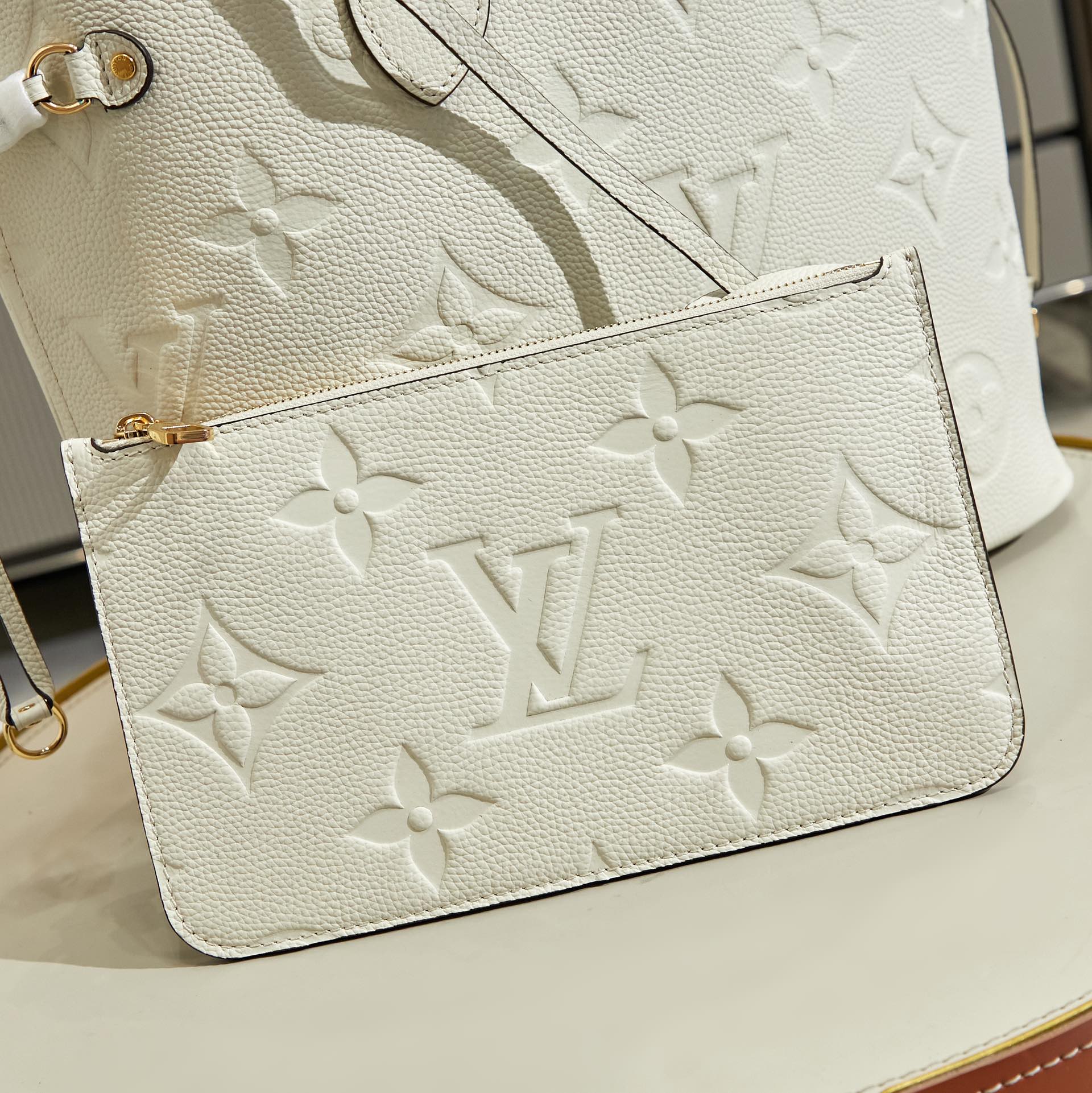 Louis Vuitton Neverfull Medium Tote Bag - Image 5