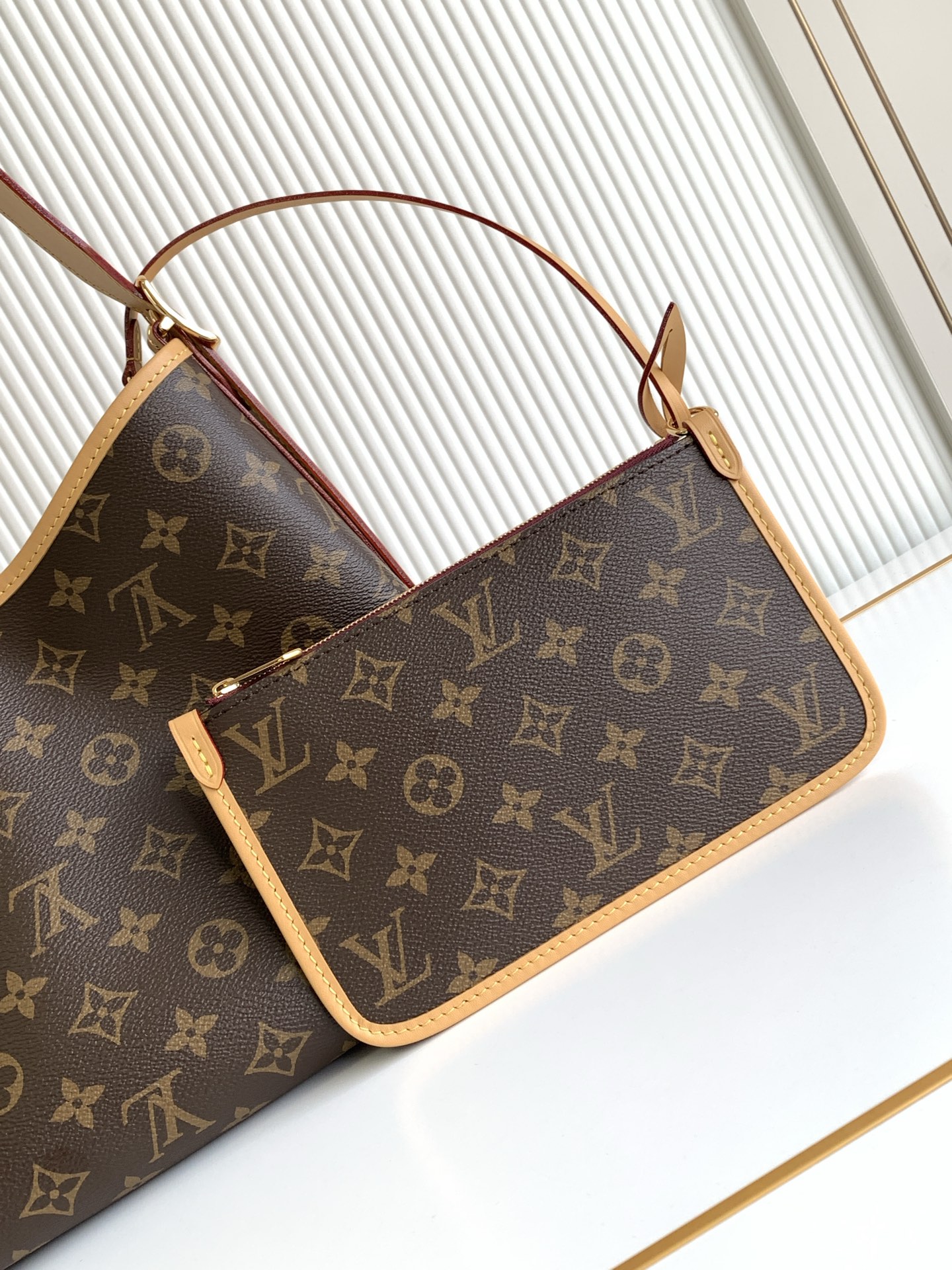 Louis Vuitton CarryAll PM Monogram Canvas Handbag - Image 5