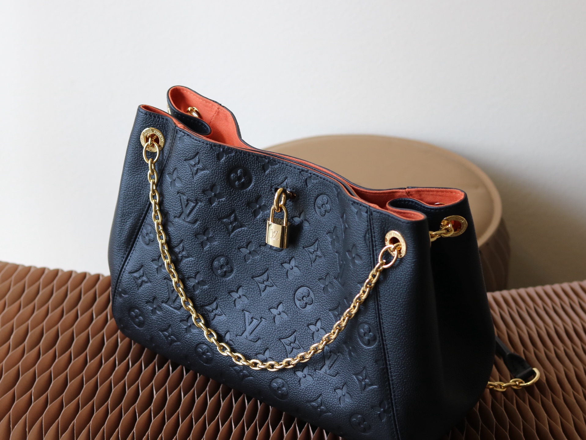 Louis Vuitton Anytime Medium Handbag - Image 5