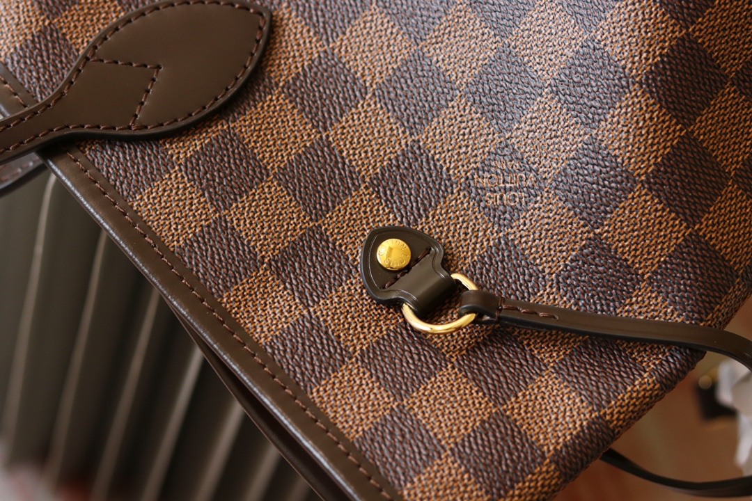 Neverfull MM Monogram Canvas Tote Bag - Image 5