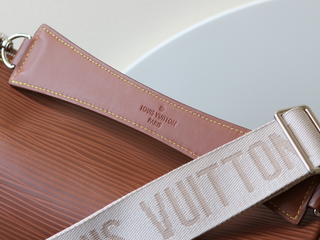 Louis Vuitton Soft Polochon Crossbody Bag M23092 - Image 5