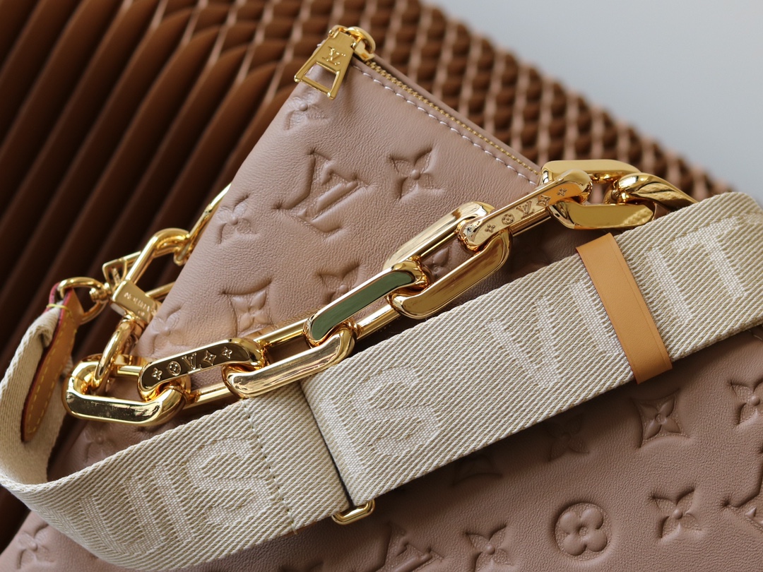 Louis Vuitton Coussin Medium Handbag - Image 5