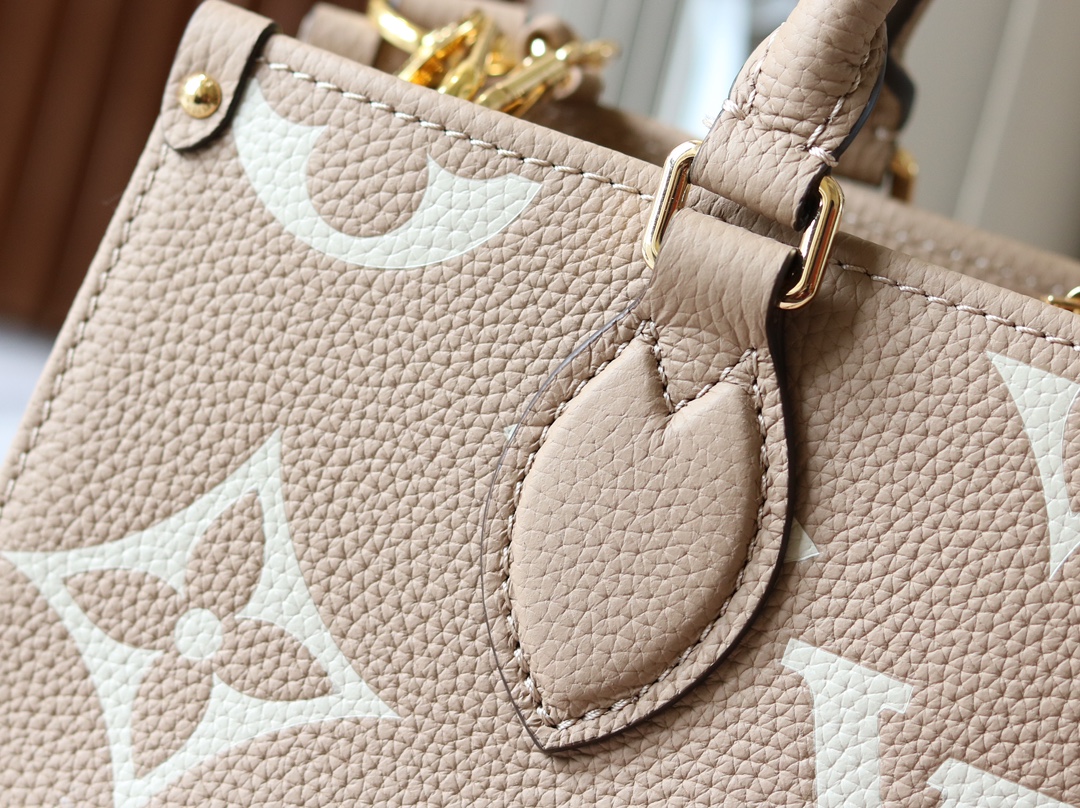 Louis Vuitton OnTheGo Small Handbag in Monogram Giant Leather - Image 5