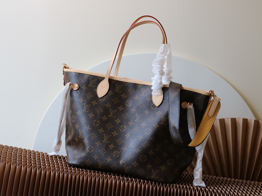 Louis Vuitton Neverfull MM Tote Bag in Damier Azur Canvas - Image 5