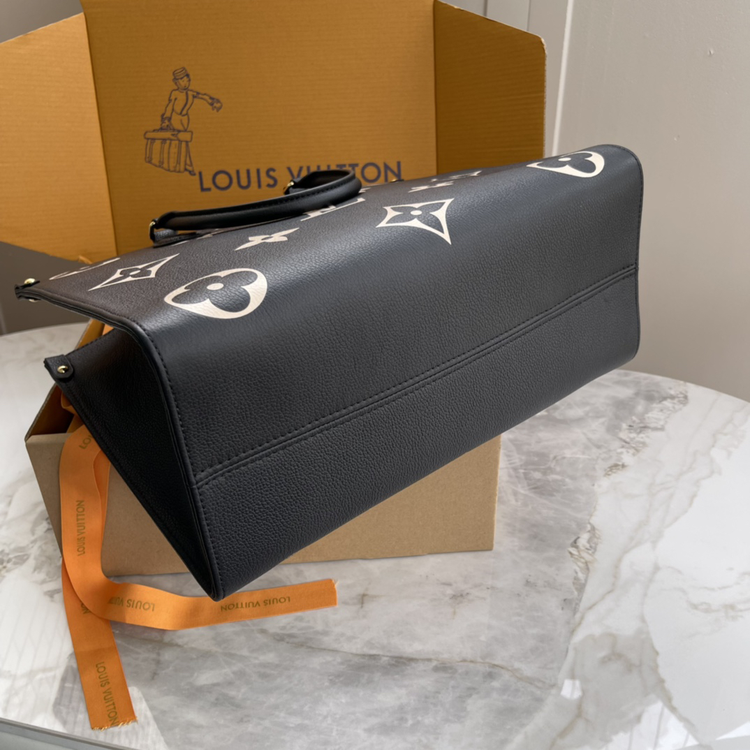 Louis Vuitton OnTheGo MM Monogram Tote Bag - Image 5
