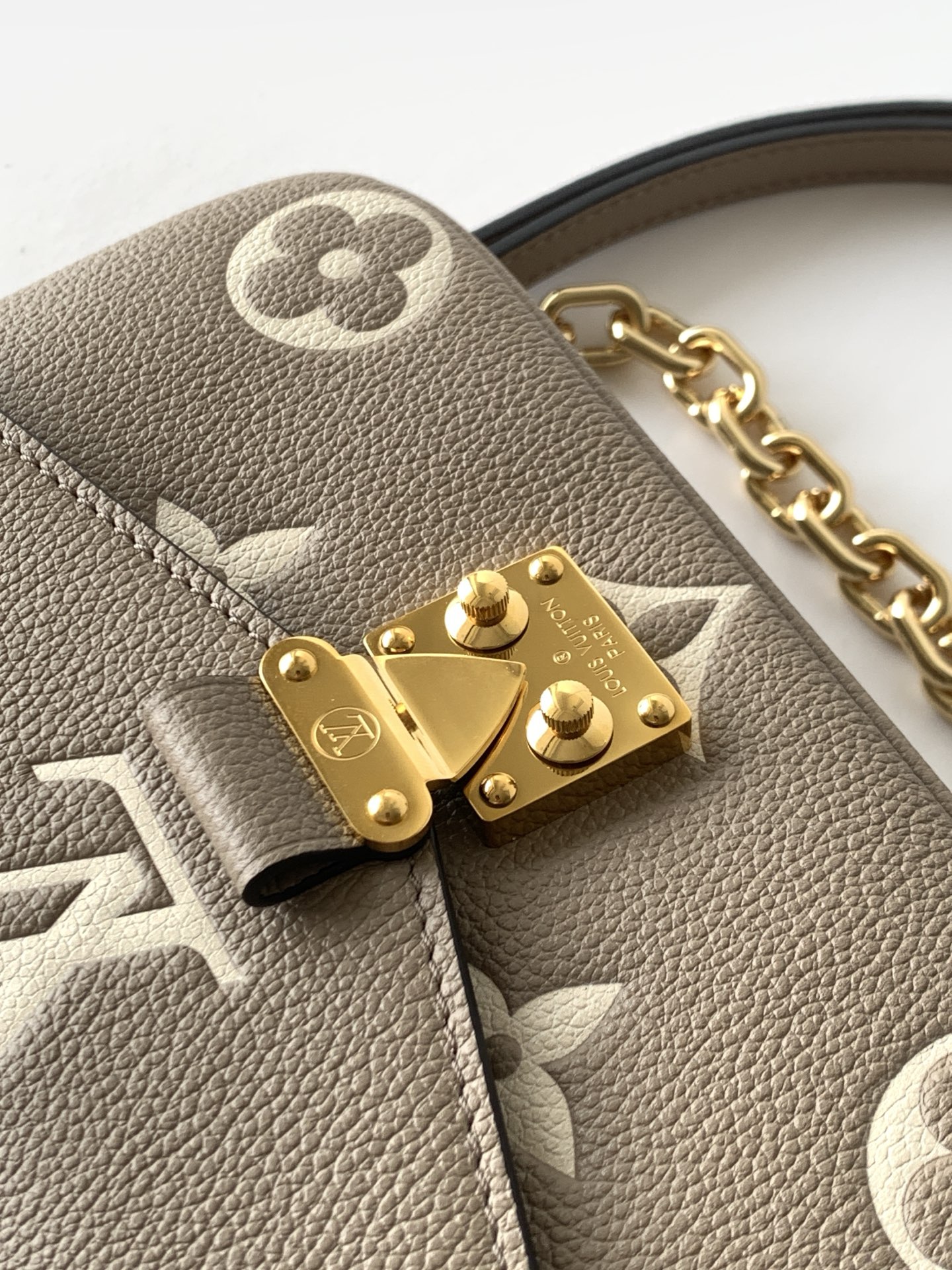 Louis Vuitton Pochette Metis East West Shoulder Bag in Monogram Empreinte - Image 5