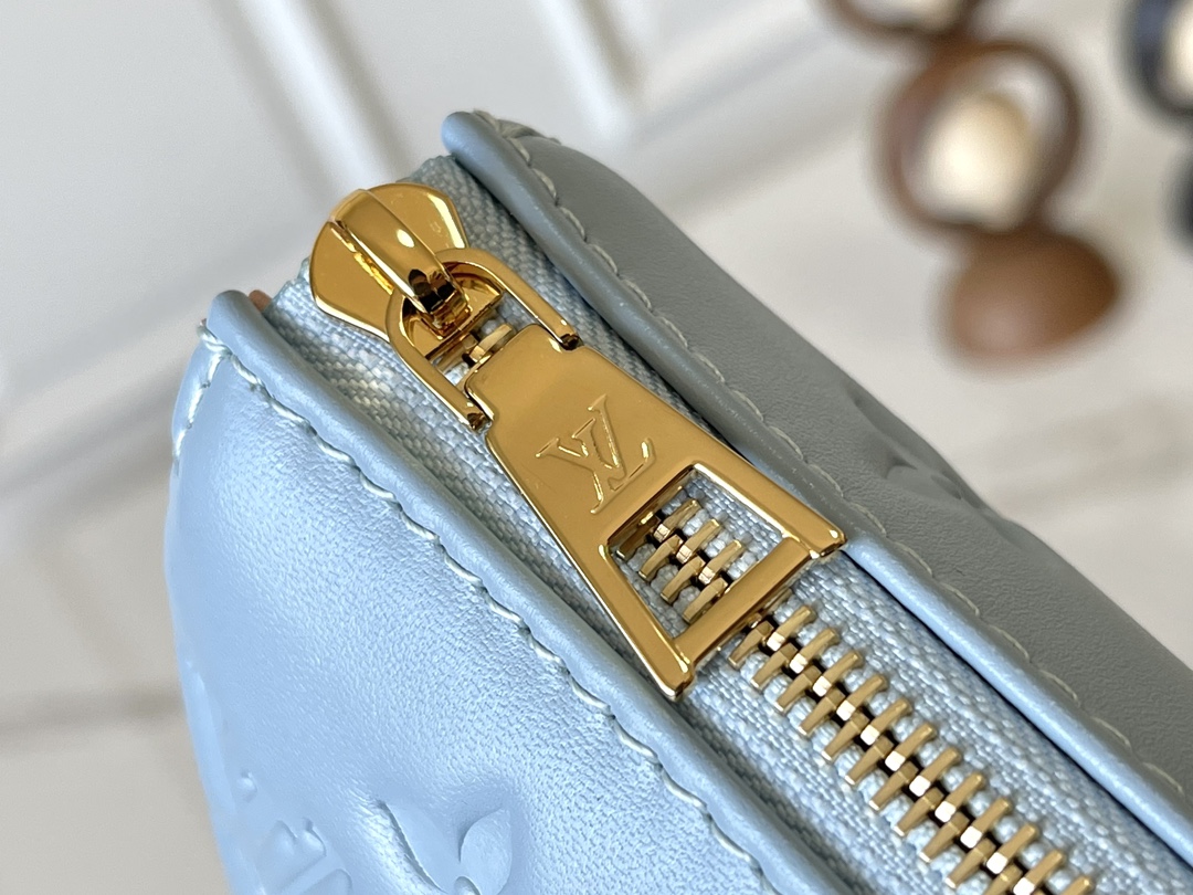 Louis Vuitton Coussin BB M24338 Monogram Lambskin Shoulder Bag - Image 5