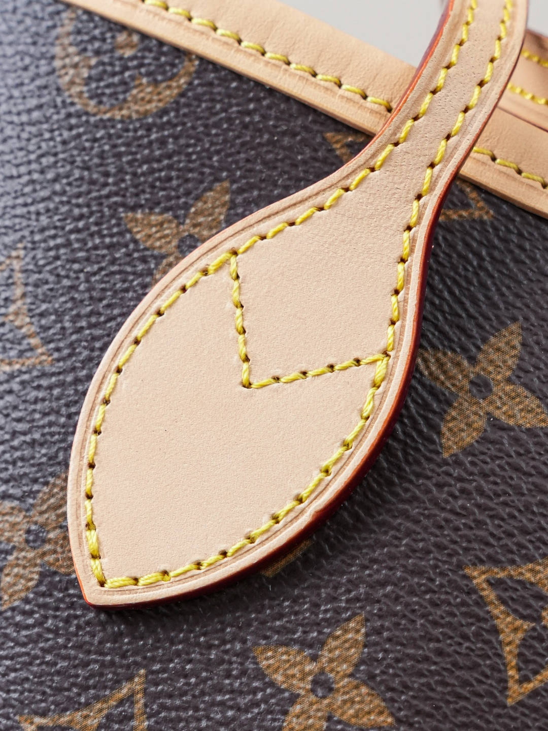 Louis Vuitton Neverfull GM Monogram Tote Bag - Image 5