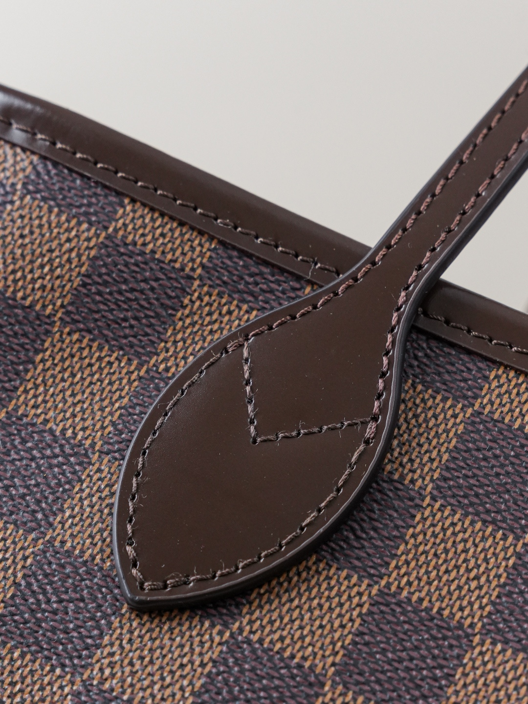 Louis Vuitton Neverfull Large Tote Bag in Damier Ebene - Image 5