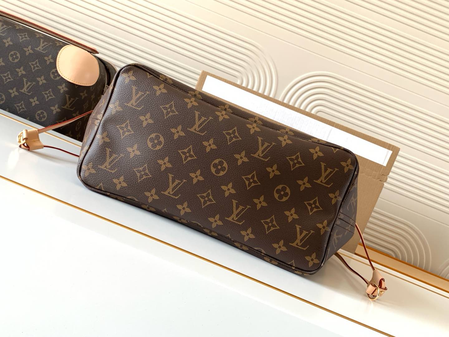 Neverfull MM Monogram Tote Bag - Image 5