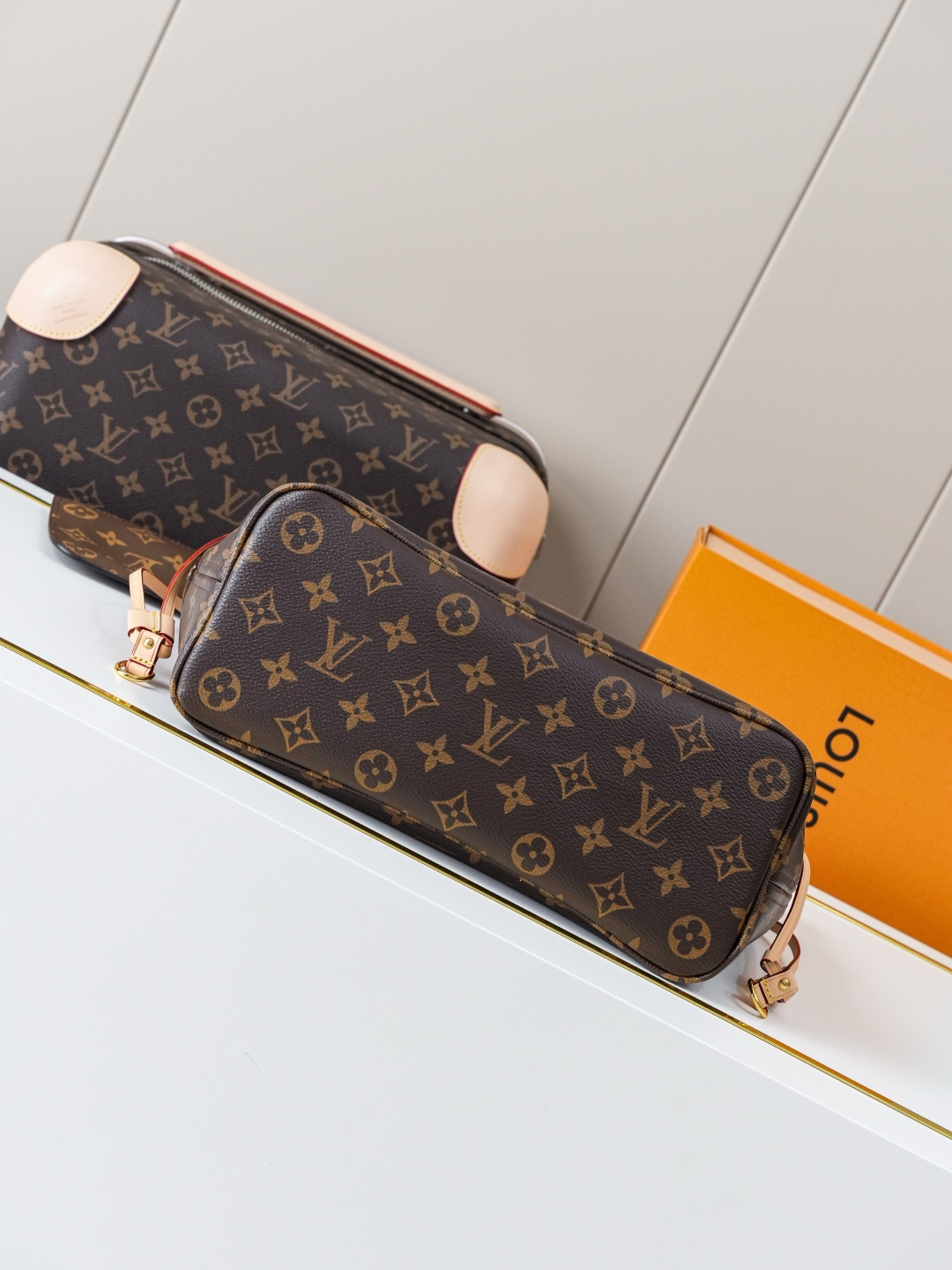 Louis Vuitton Neverfull Small Monogram Tote Bag M41000 - Image 5