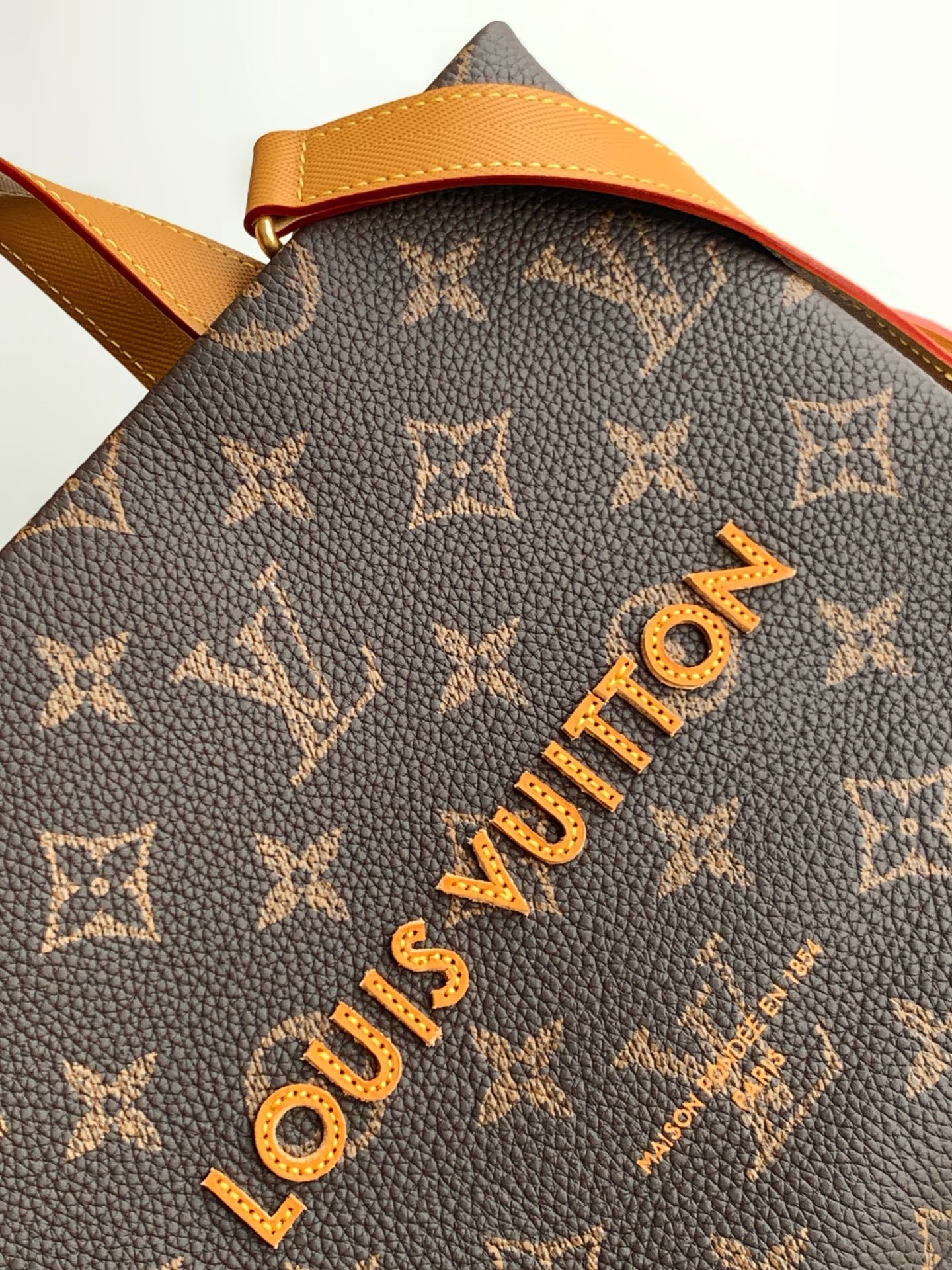 Louis Vuitton M27019 Brown Medium Handbag - Image 5
