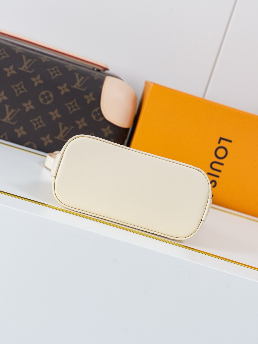 Louis Vuitton Nano Alma Handbag in White Epi Leather - Image 5