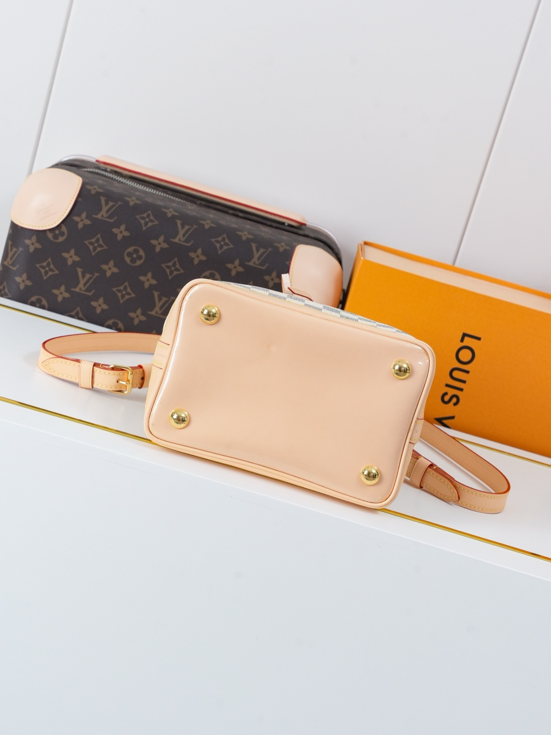 Louis Vuitton Noé BB Bucket Bag in Damier Azur Canvas - Image 5