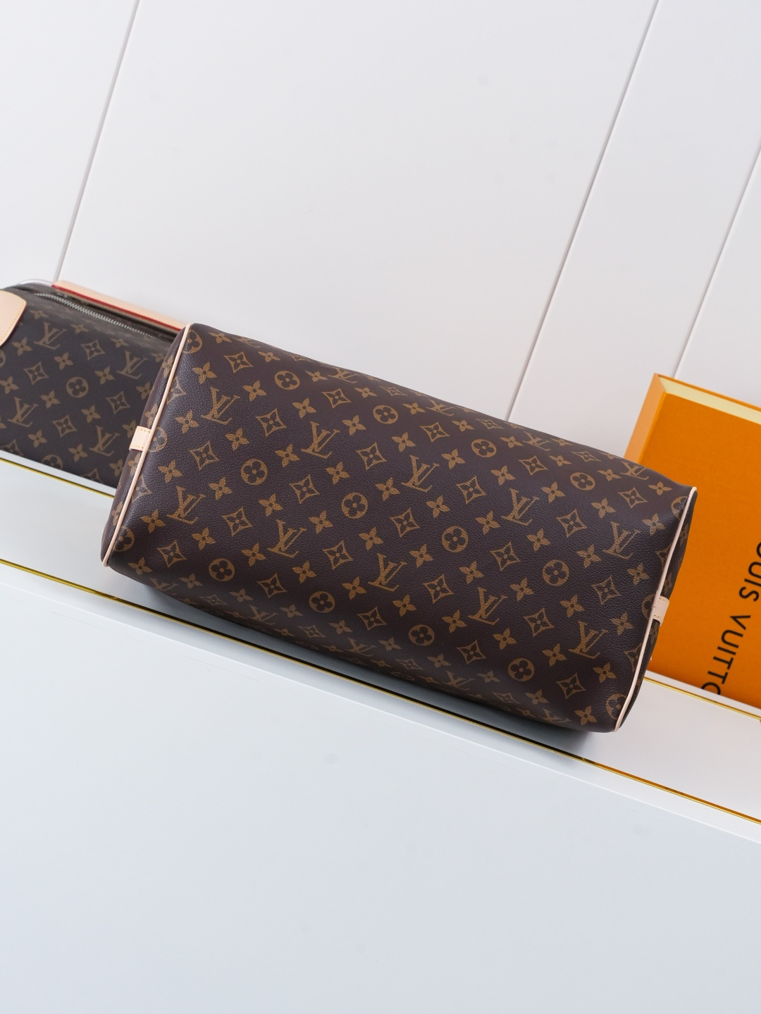 Louis Vuitton Speedy Bandouliere 40 Monogram Canvas Handbag - Image 5